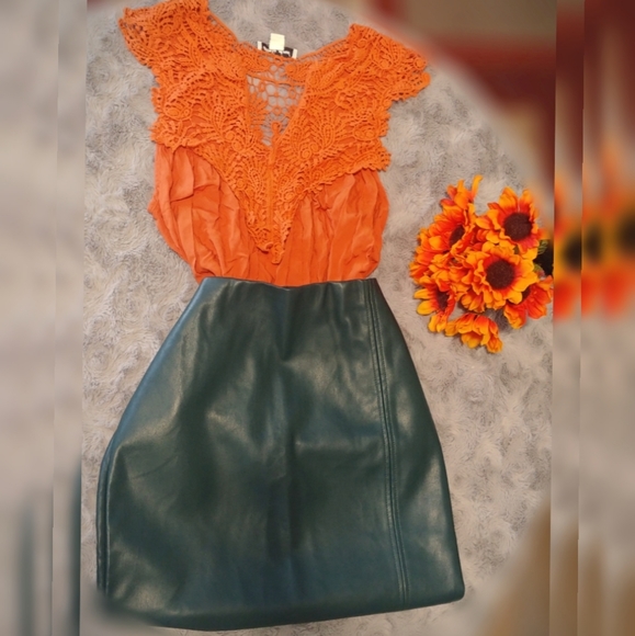 Gorgeous, orange, flowy, lace top - Picture 1 of 4